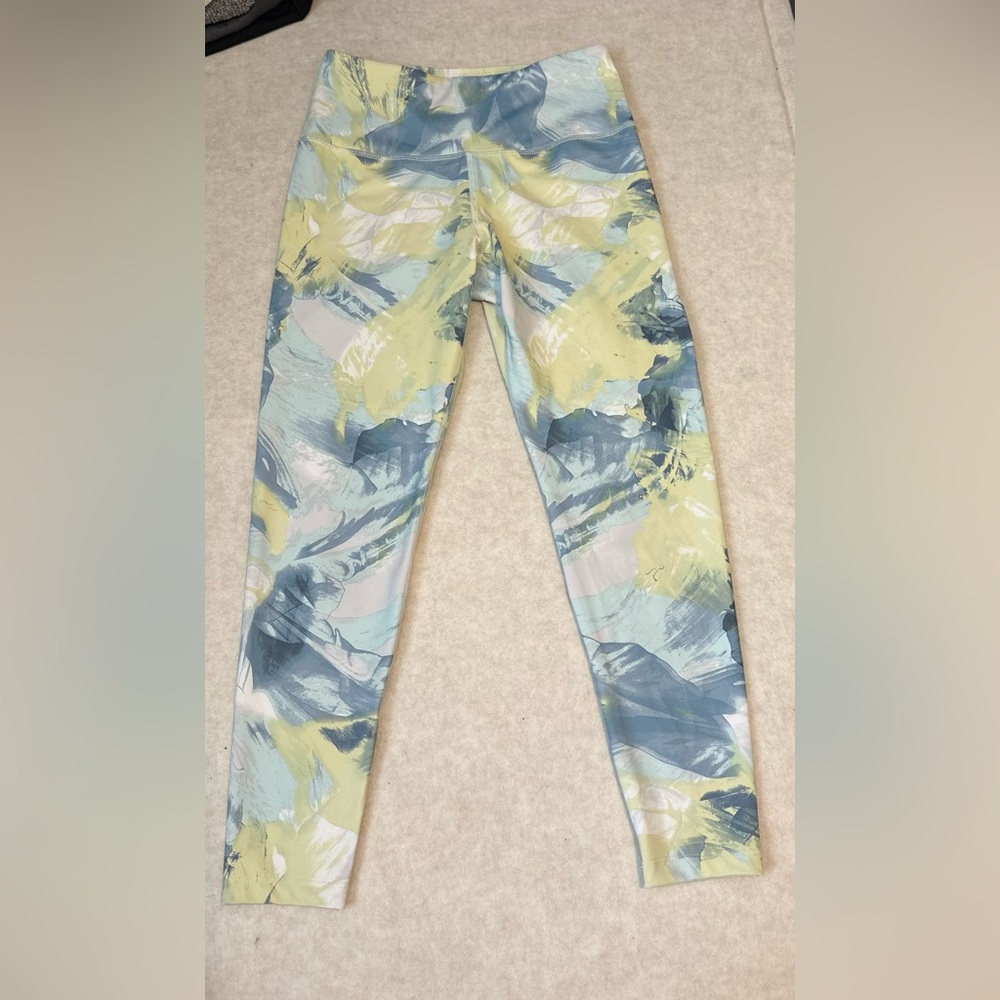 Apana Abstract Yellow Blue Print Women's Cropped Leggings